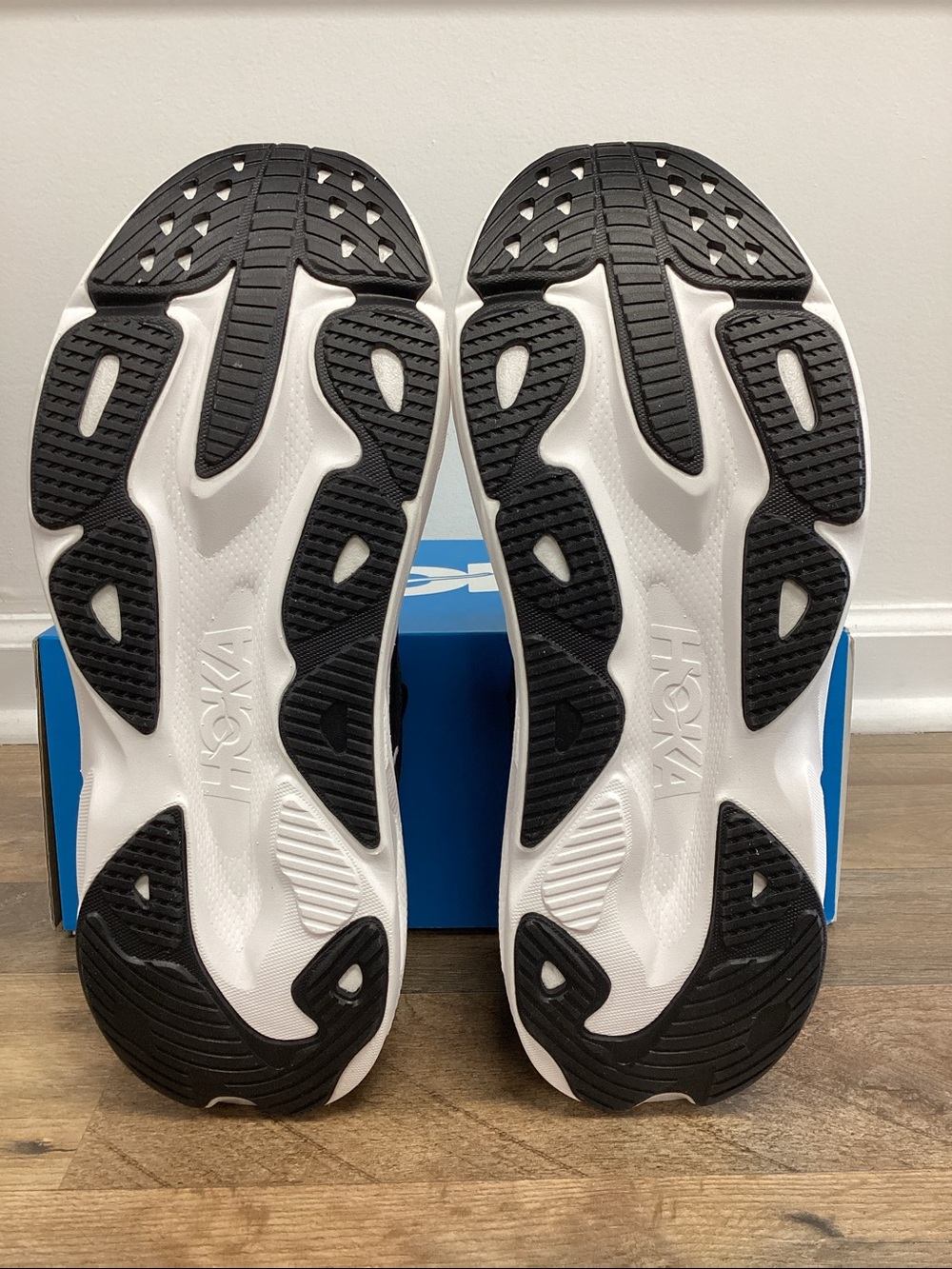 Men’s HOKA Skyflow - Picture 4 of 5